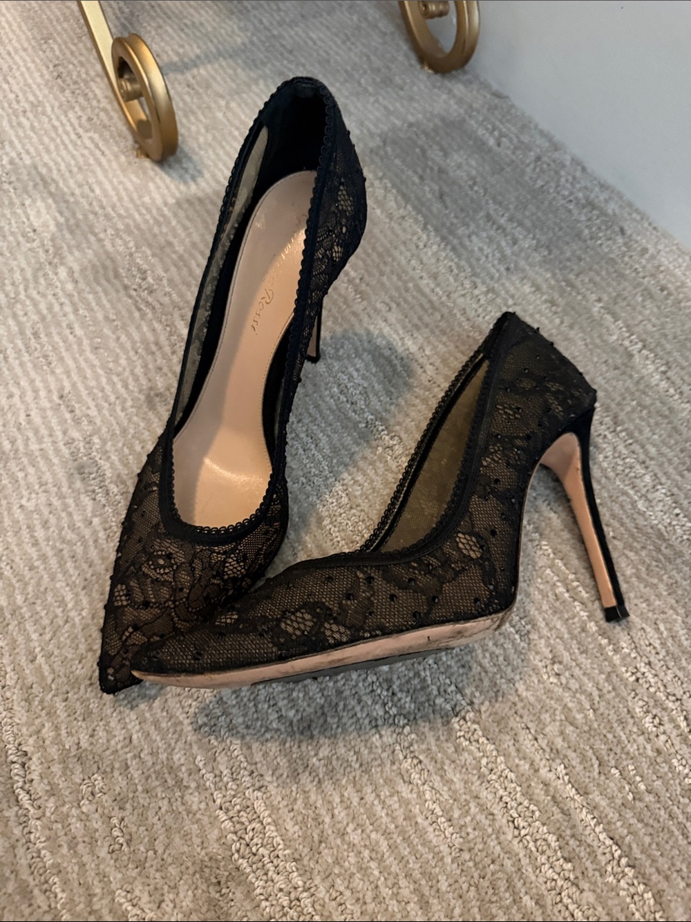 Gianvito Rossi Black Lace Pointed-Toe Pumps - Picture 2 of 5